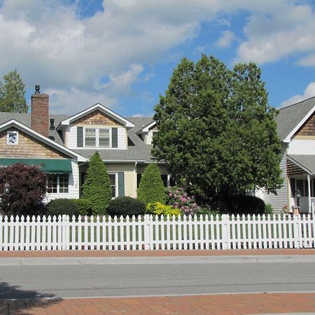Azalea Inn Bed And Breakfast 배너 앨크 외부 사진