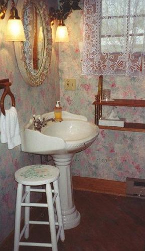 Azalea Inn Bed And Breakfast 배너 앨크 외부 사진